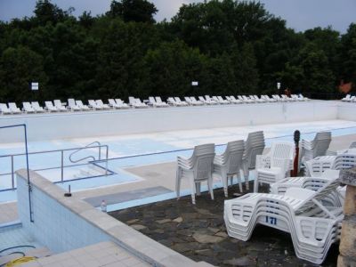 Swimming pool in Santovka